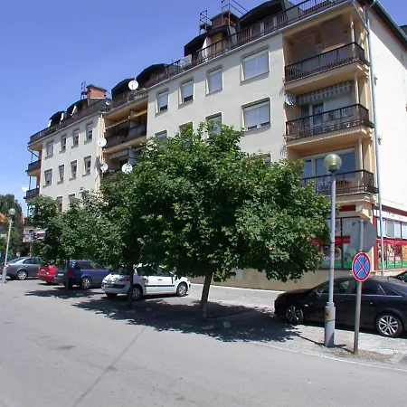 In Fonyod/balaton 39949 Apartament